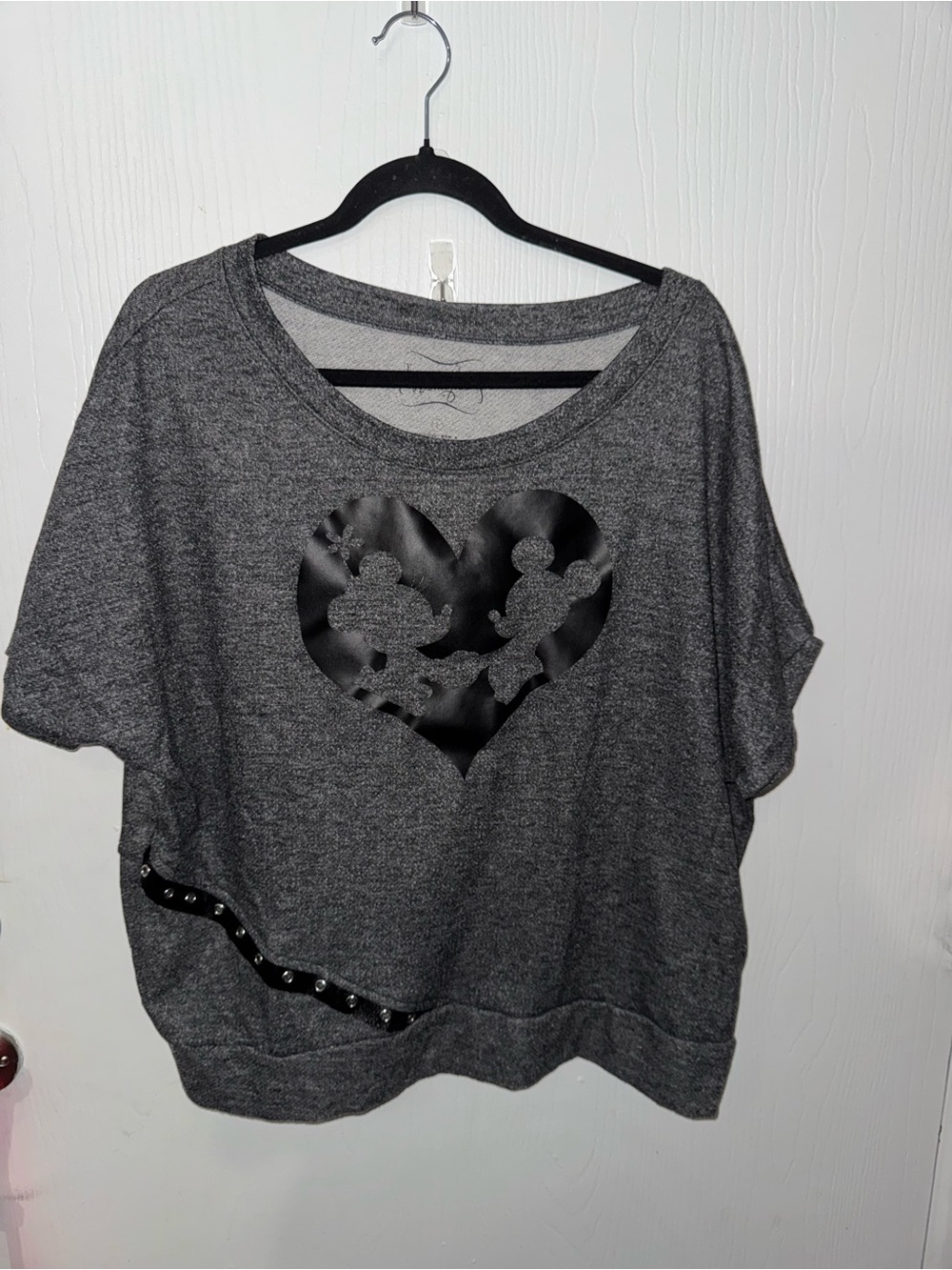 Vintage Disney Boutique Grey Mickey & Minnie Heart Crop Short Sleeve Sweatshirt